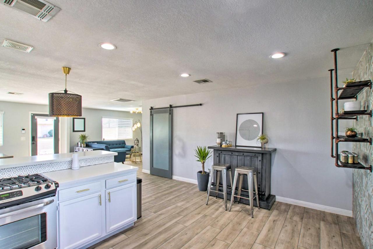 Charming Phoenix Home With Patio About 3 Miles To Dtwn! Exterior photo