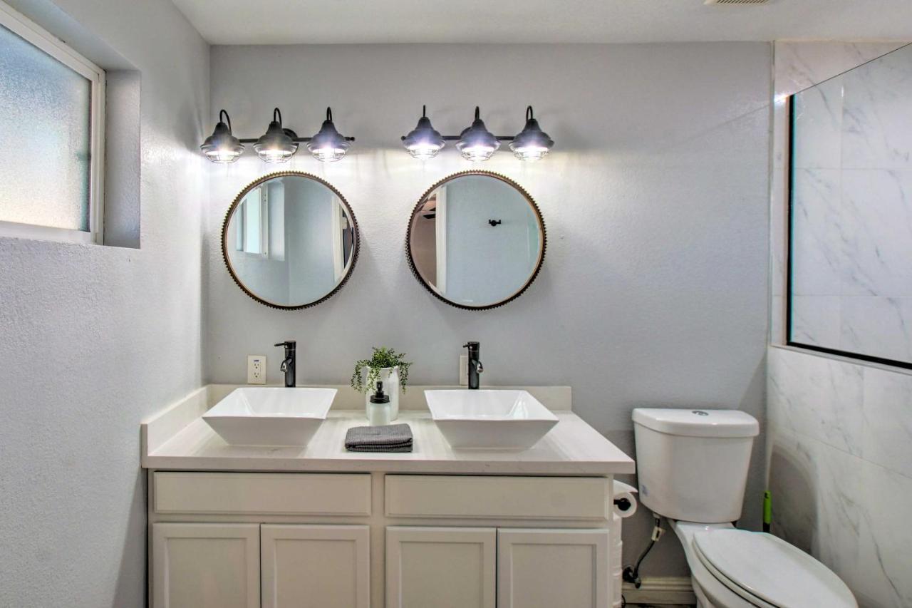 Charming Phoenix Home With Patio About 3 Miles To Dtwn! Exterior photo